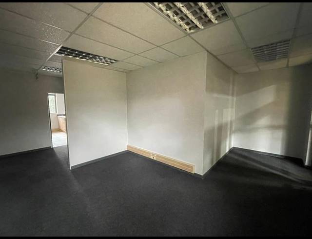 BUSINESS PROPERTY TO RENT IN LYTTELTON MANOR
